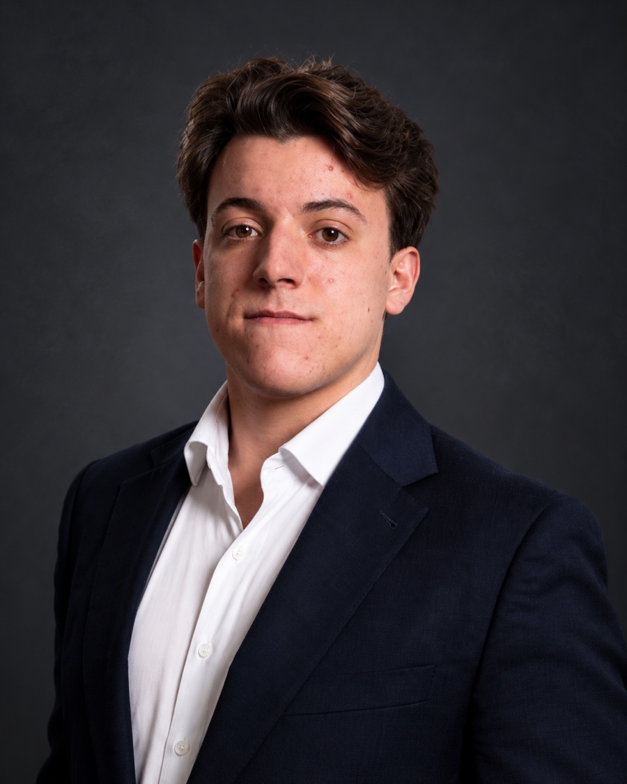 Portrait of Rodrigo Graça Lopes, founder of Diligence
